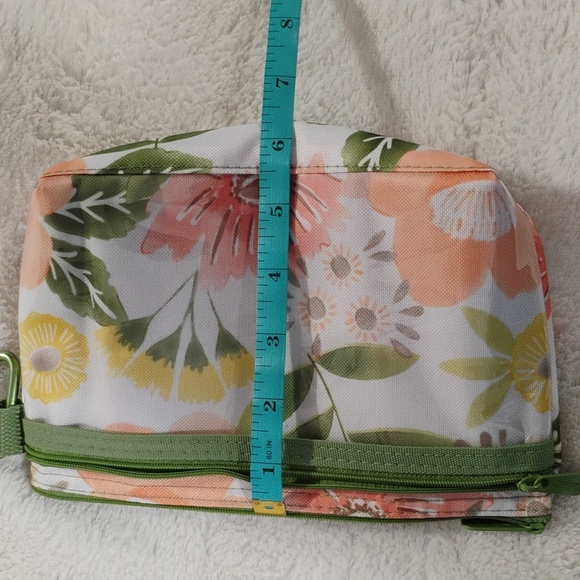 Thirty-One Clip Pouches - Floral Pattern - Picture 9 of 11